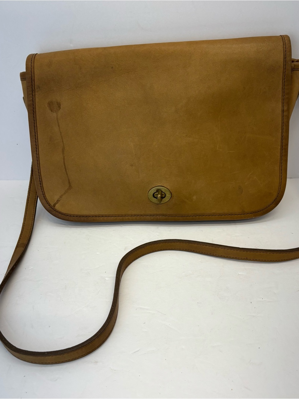 Vtg 70’s NYC Coach Tan Leather Crossbody Bag w/ Classic Turn Key Hardware Read - Picture 2 of 16